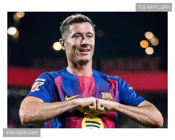 莱万多夫斯基自荐AC米兰，巴萨前锋或自由离队